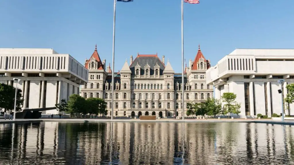 new-york-capital-building